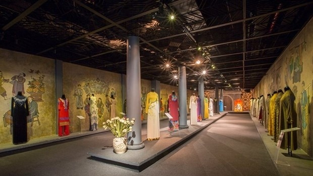A space showcasing Ao Dai (Vietnamese traditional long dress) (Photo: baovanhoa.vn)