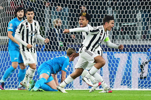 Một Juve (áo sáng) lung linh ở Champions League, khác hẳn với chính họ ở Serie A