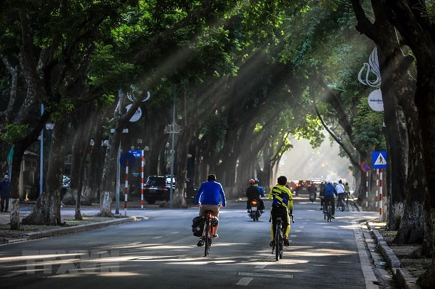 Bac Bo va Bac Trung Bo xuat hien suong mu, co noi tren 32 do C hinh anh 1