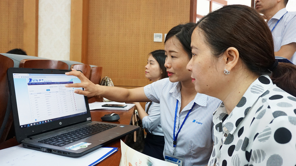 Relevant documents and instructions on e-invoices have been updated on the online portal of Quang Ninh Department of Taxation as well. 