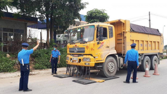 Xe quá tải bùng phát trên nhiều tuyến đường 1