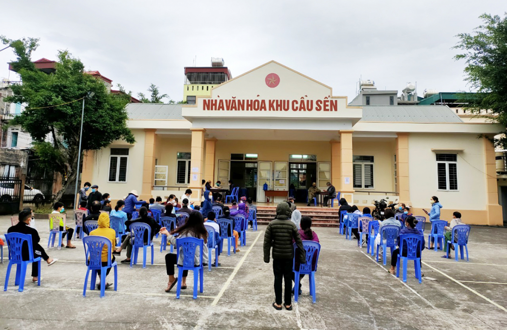 Những thôn, khu đông dân được thực hiện theo hình thức quấn chiếu từng tổ dân một, nhằm giảm thời gian chờ đợi của người dân.