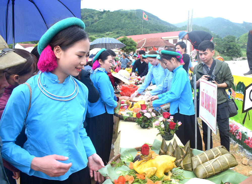 The culinary competition showcased the local culinary culture and the ingenuityof female contestants.