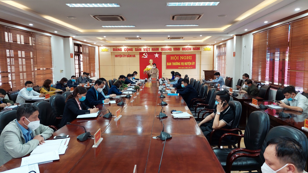 Đồng chí Nguyễn Thị Hạnh, Phó Chủ tịch UBND tỉnh làm việc với huyện Đầm Hà về công tác phòng, chống dịch bệnh Covid-19
