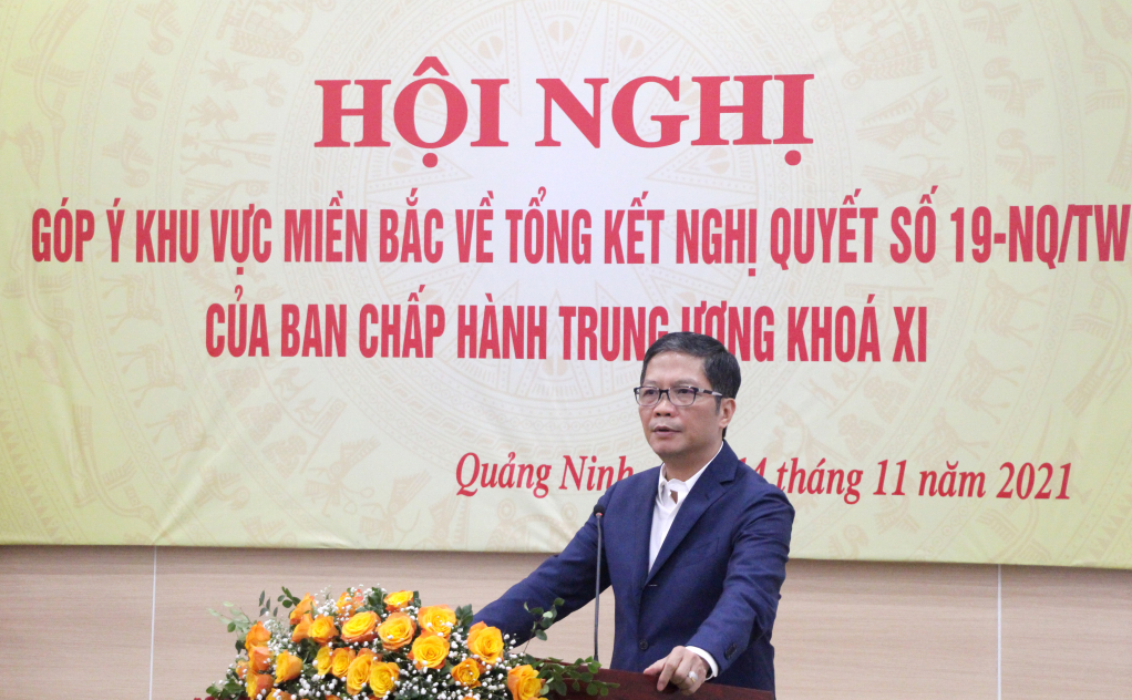 Đồng chí Trần Tuấn Anh, Ủy viên Bộ Chính trị, Trưởng Ban Kinh tế Trung ương, Phó Trưởng Ban Thường trực Ban Chỉ đạo phát biểu chỉ đạo tại hội nghị.