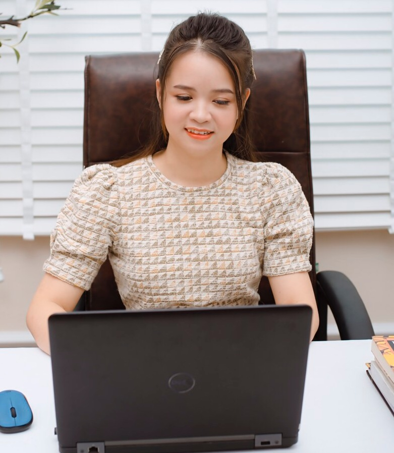 Cô giáo Đoàn Thị Thanh Huệ, Trường THCS Nguyễn Đức Cảnh, phường Mạo Khê (TX Đông Triều).