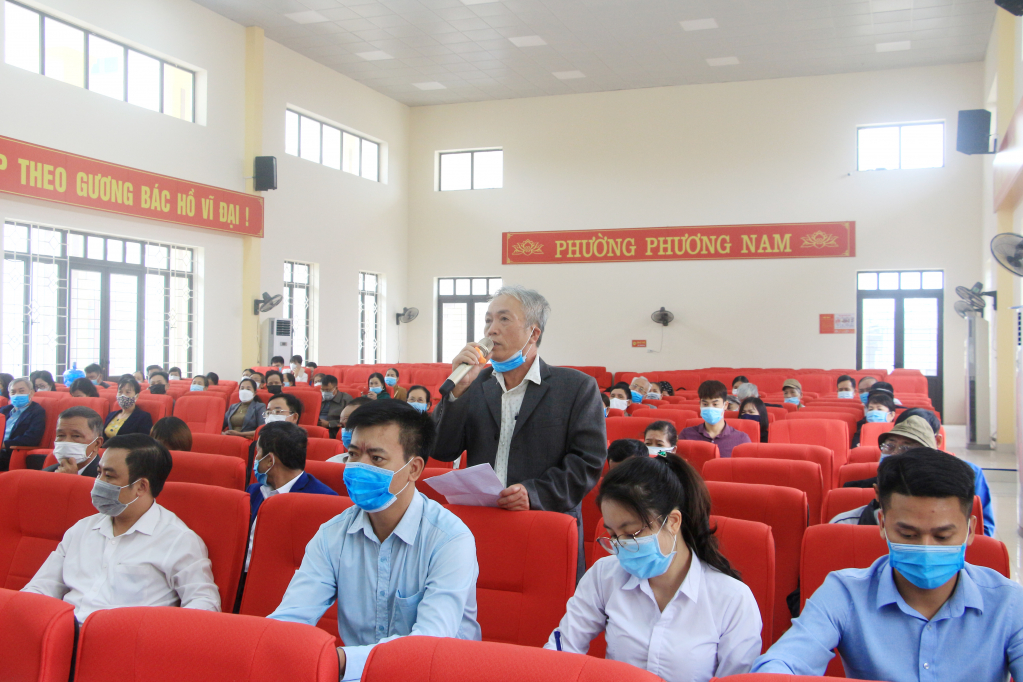 Cử tri phường Phương Nam bày tỏ vui mừng, phấn khởi trước những kết quả đạt được của tỉnh trong thực hiện 