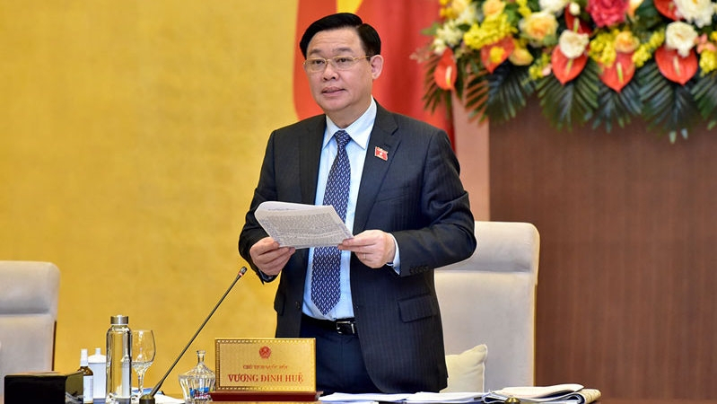National Assembly Chairman Vuong Dinh Hue speaking at the event