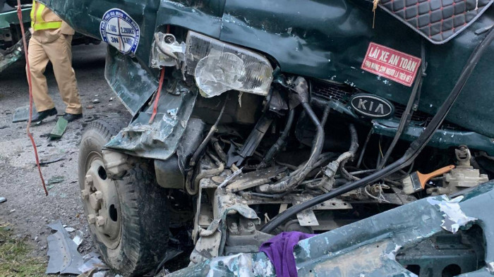 Xe đầu kéo va chạm xe tải ở Lào Cai, một phụ nữ tử vong 1