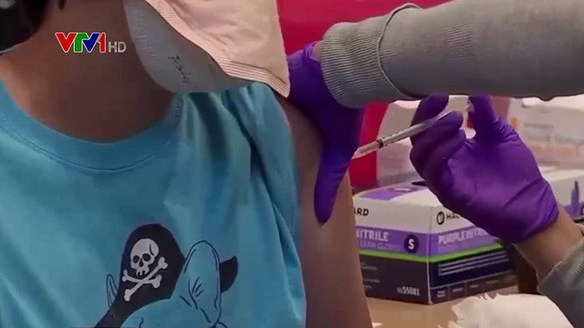 Tiêm vaccine cho trẻ: Lợi ích cao hơn nhiều so với các nguy cơ - Ảnh 1.