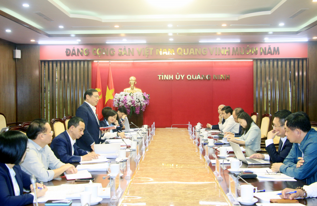 Quang cảnh buổi làm việc.