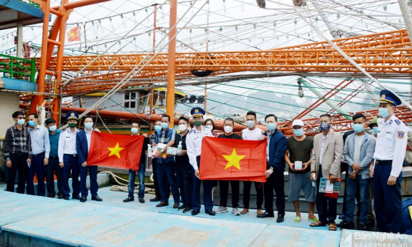 Điểm tựa cho ngư dân vươn khơi bám biển