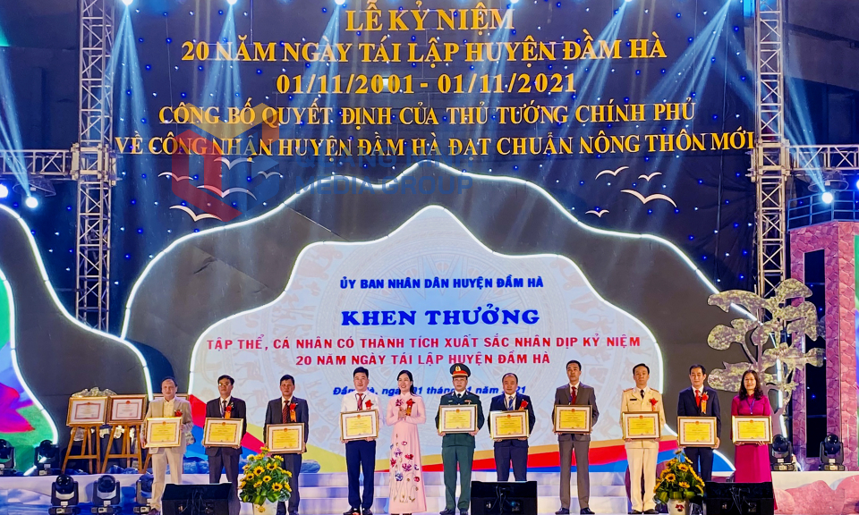 Kỷ niệm 20 năm ngày tái lập huyện Đầm Hà và công bố quyết định của TTCP về công nhận huyện Đầm Hà đạt chuẩn NTM, tháng 11-2021