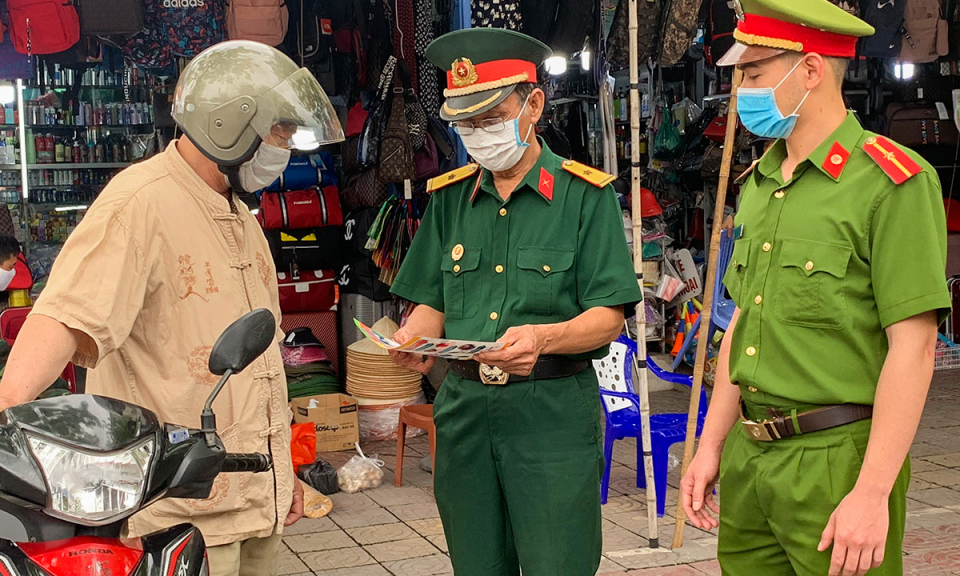 Giữ gìn đường thông, hè thoáng