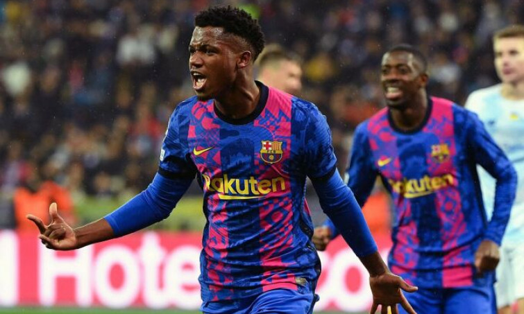 Ansu Fati đưa Barca lên nhì bảng