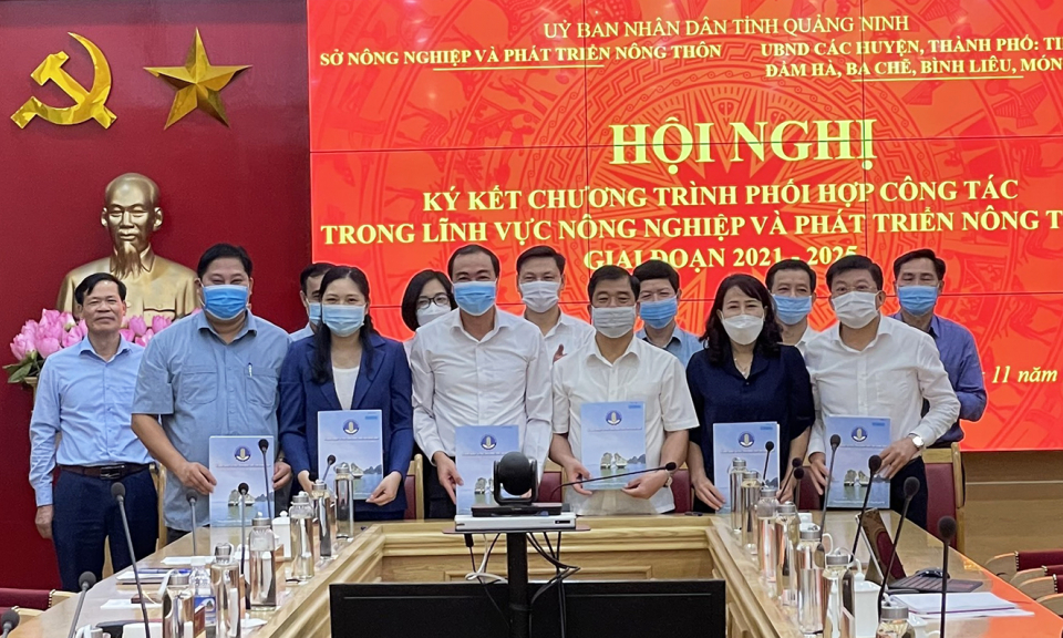Ký kết chương trình phối hợp công tác trong lĩnh vực NN&PTNT