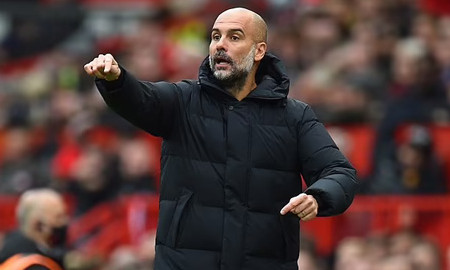 Guardiola chỉ ra sai lầm của... MU và Solskjaer