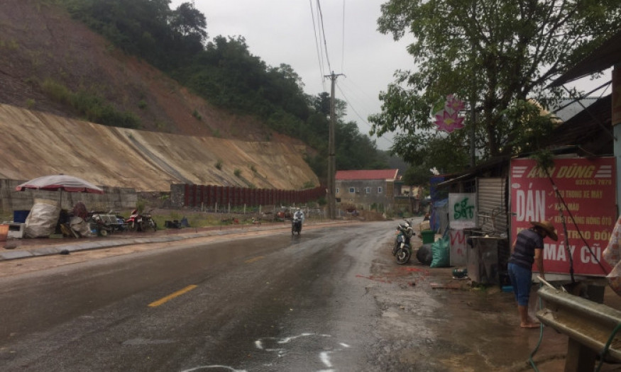 Xe mô tô đấu đầu xe gắn máy, 3 thanh niên tử vong tại chỗ