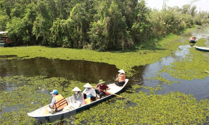Phát triển du lịch ở cửa ngõ Tây Nam Bộ: Xây dựng thương hiệu