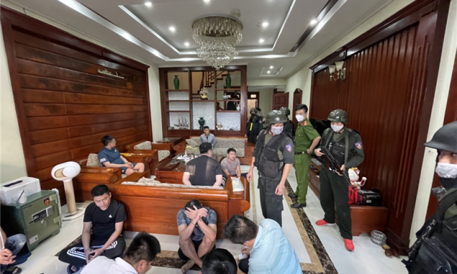 'Ông trùm' mới học hết lớp 5 điều hành đường dây đánh bạc 14.000 tỷ đồng