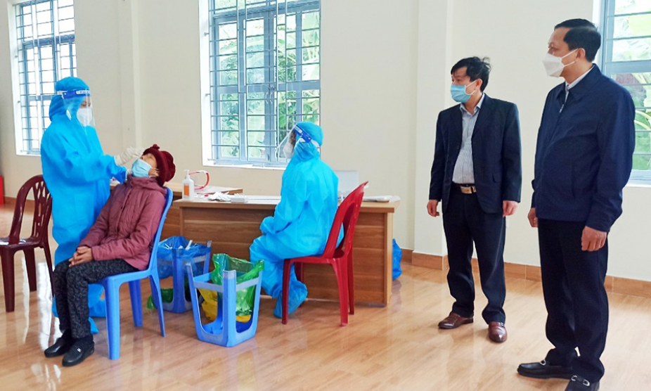 Phường Phương Đông (Uông Bí): "Chạy đua" hoàn thành test nhanh toàn dân trong ngày 8/11