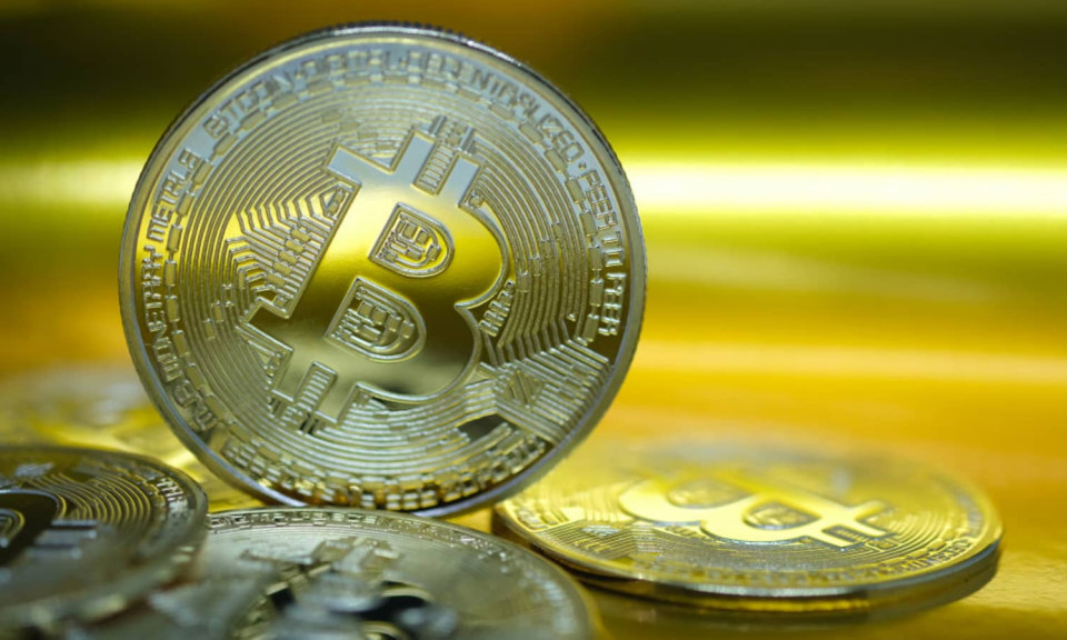 Giá Bitcoin vọt lên kỷ lục mới mọi thời đại, vượt đỉnh tháng 10
