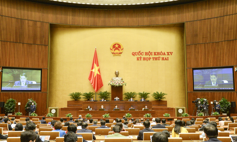 Quốc hội thảo luận tại hội trường về KT-XH, công tác phòng, chống dịch Covid-19