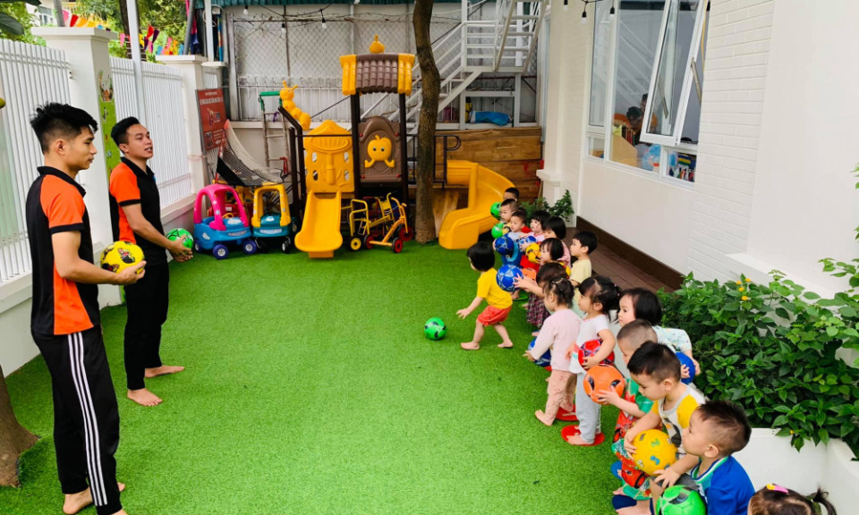 Trẻ mầm non nguy cơ chậm phát triển do không được đến trường 