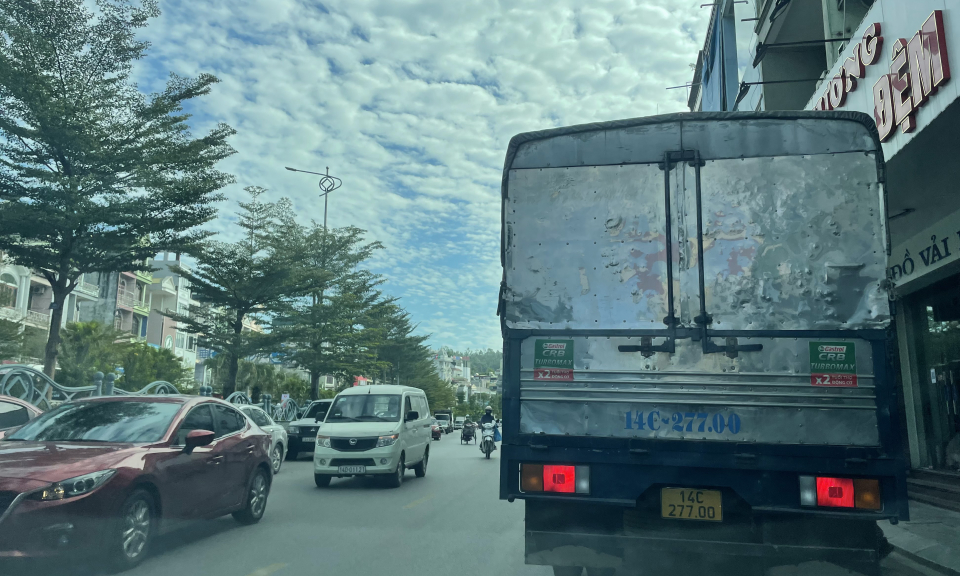 Cần nâng cao ý thức trong việc dừng, đỗ xe