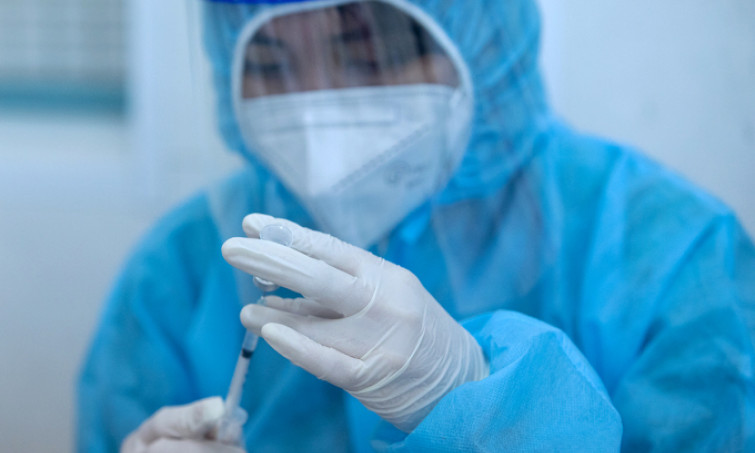 'Không chủ quan dù đã tiêm vaccine Covid-19'