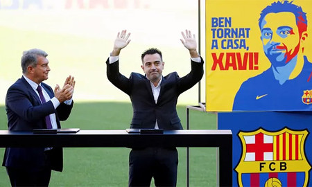 Xavi sẽ là quản lý chứ không phải HLV Barca
