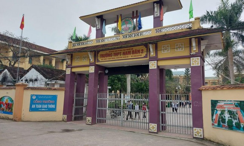 Nhân viên trường học bị bắt vì dâm ô trẻ em