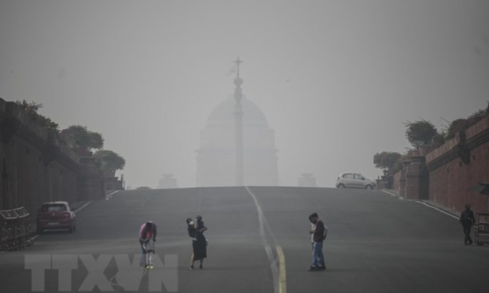 Ấn Độ: Thủ đô New Delhi đóng cửa toàn bộ trường học do khói mù độc hại