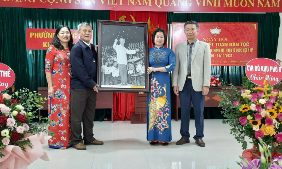 Phó Chủ tịch Ủy ban MTTQ tỉnh dự Ngày hội Đại đoàn kết tại phường Hồng Hải