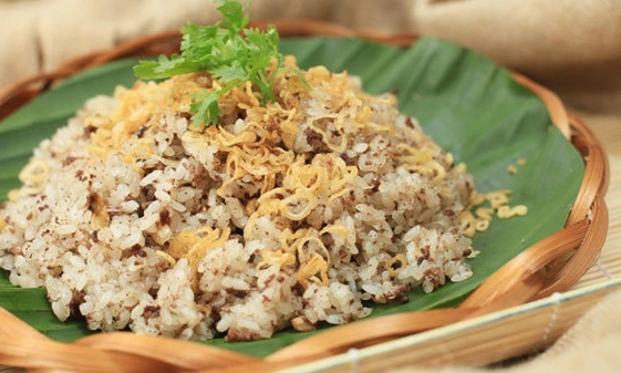 Quail served with sticky rice – a must-try dish of autumn