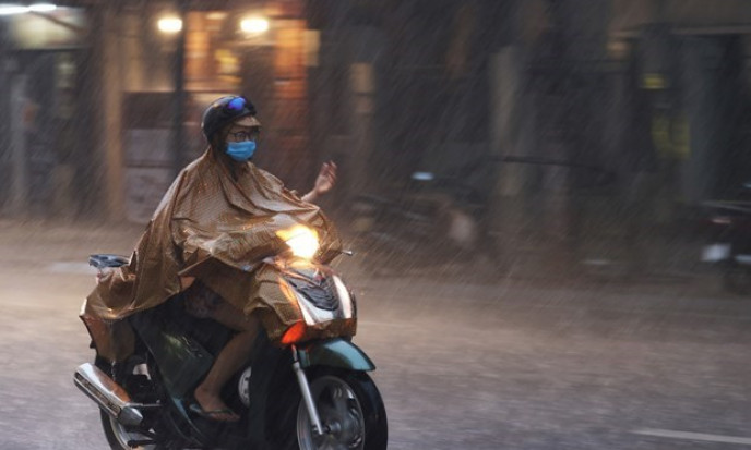 Đông Bắc Bộ nhiều mây, có mưa vài nơi, sáng sớm có sương mù