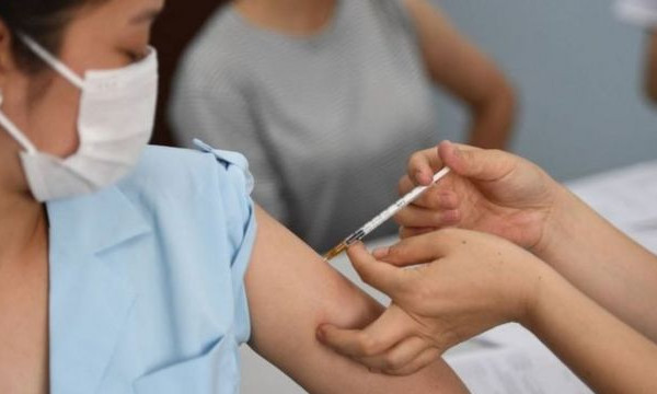 Thêm bằng chứng cho thấy vaccine phòng COVID-19 an toàn cho bệnh nhân ung thư