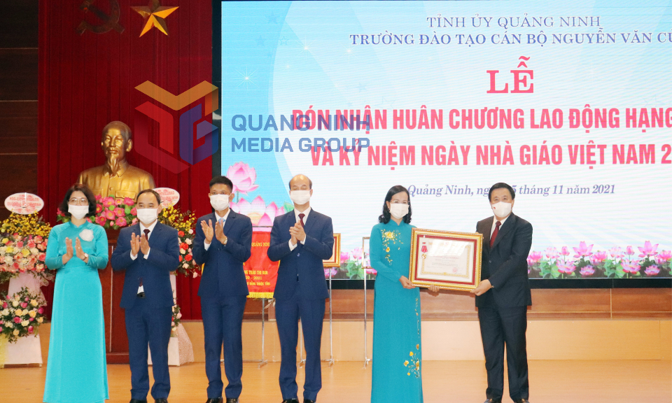 Trường Đào tạo Cán bộ Nguyễn Văn Cừ: Đón nhận Huân chương Lao động hạng Nhất, tháng 11-2021