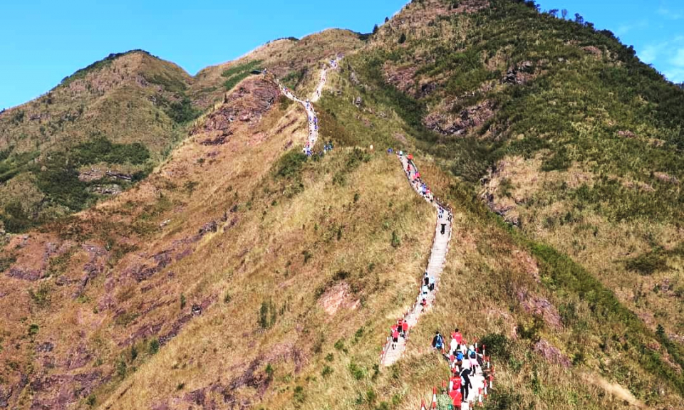 Khám phá “Sống lưng khủng long”