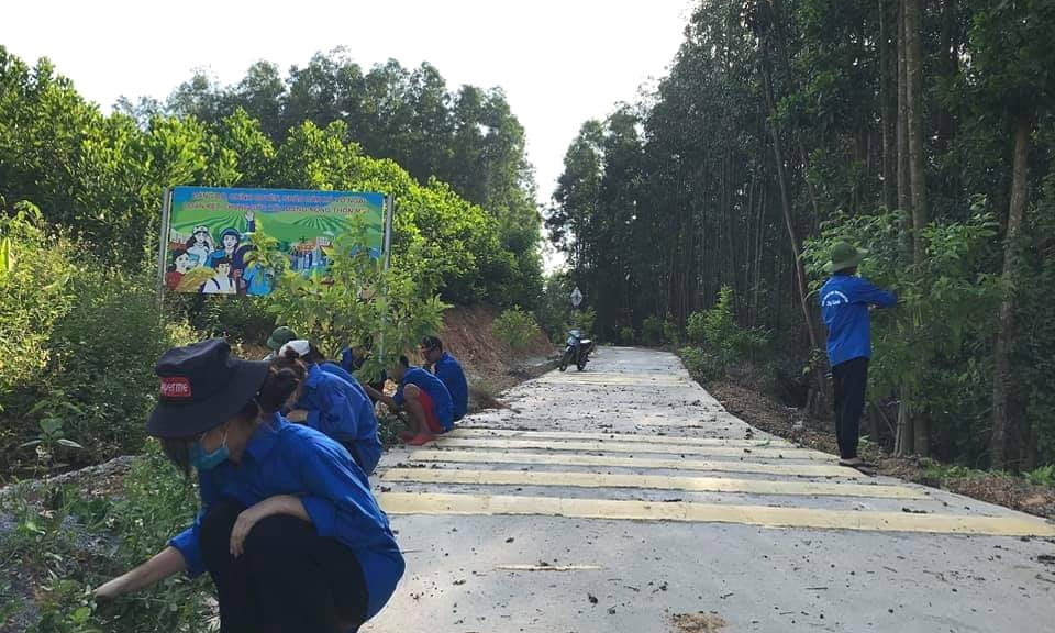 "Xanh, sạch, đẹp" những tuyến đường nông thôn mới