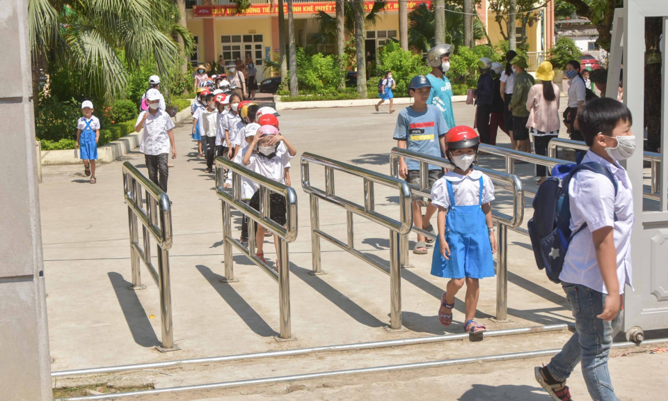 Thêm 3 ca nhiễm Covid-19 là học sinh, giáo viên