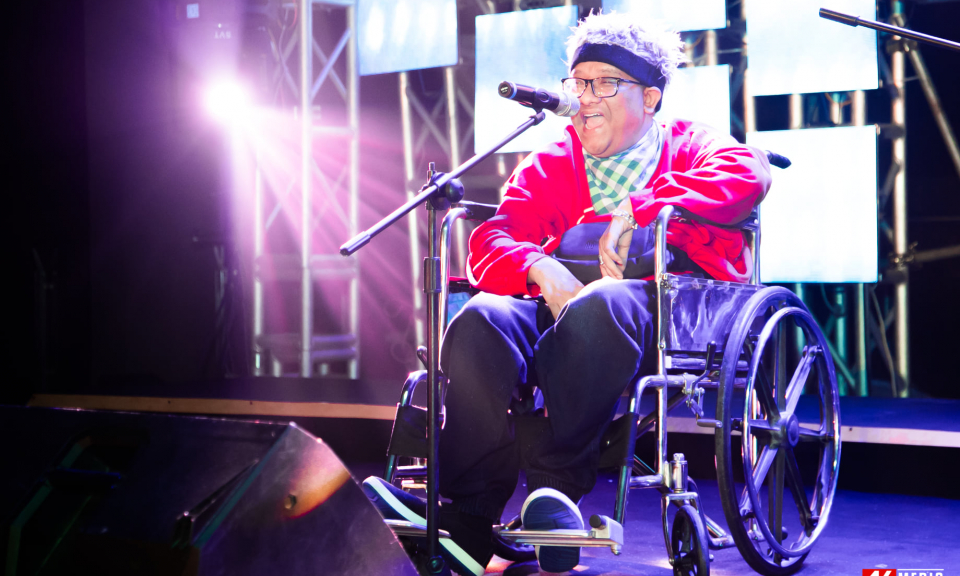 Nghị lực phi thường của chàng Rapper đất mỏ