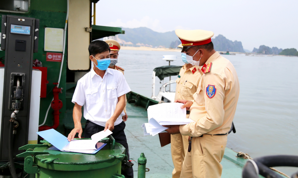 Vân Đồn: Nâng cao ý thức, trách nhiệm của người tham gia giao thông