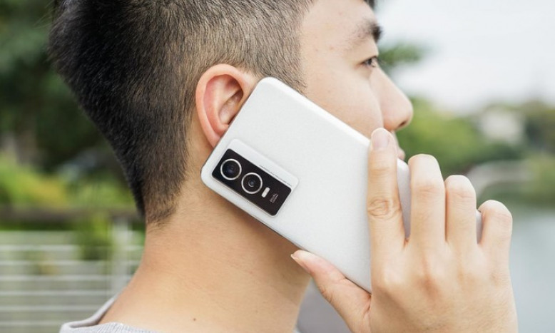 Đánh giá vivo Y76s: Thiết kế sắc sảo gọn nhẹ, phần cứng chiến mọi game, sạc nhanh 44W