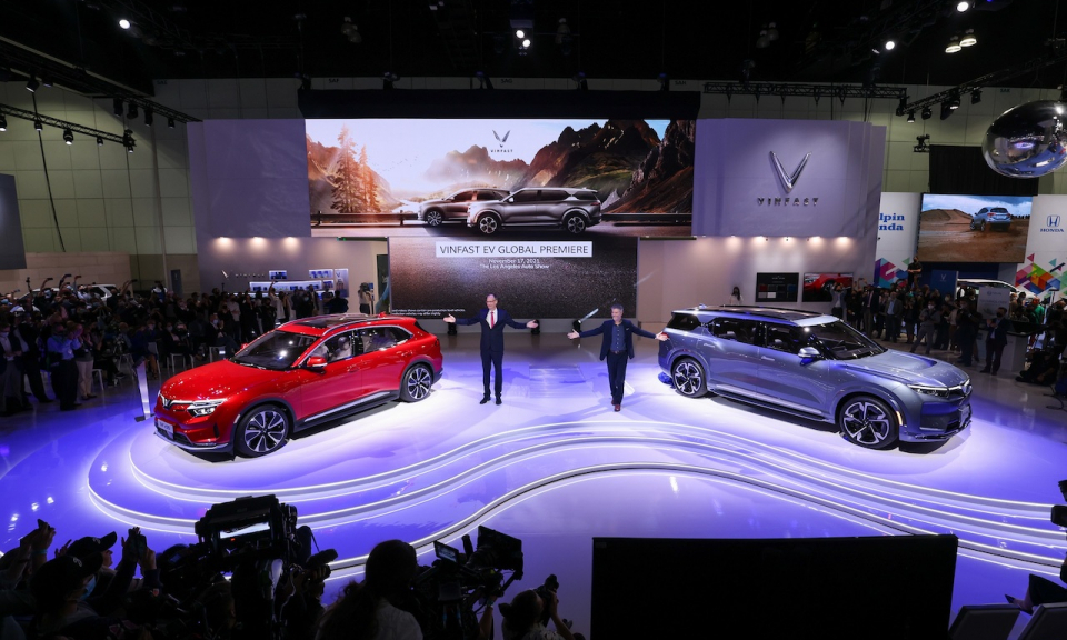 “Soi” chi tiết bộ đôi bom tấn VF e35 và VF e36 vừa chính thức trình làng tại LA Auto Show 2021