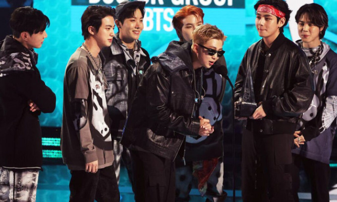 AMAs 2021: BTS trở thành nghệ sĩ châu Á đầu tiên được vinh danh Nghệ sĩ của năm