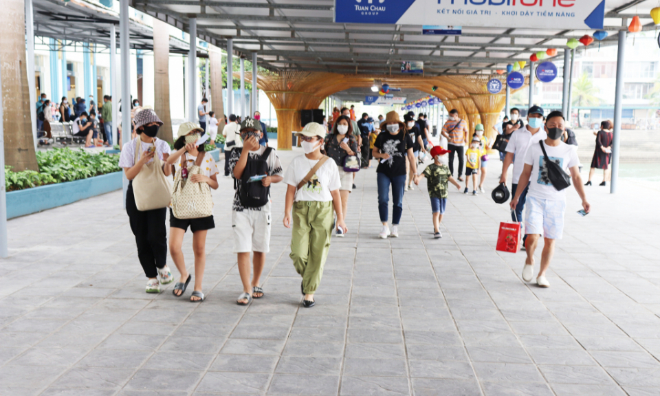 Quang Ninh welcomed over 6,000 tourist arrivals last weekend