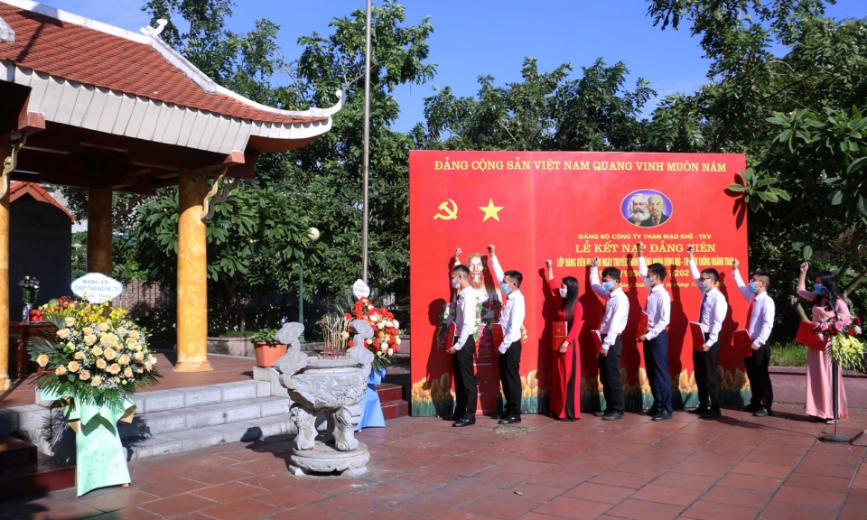 Đảng bộ Than Quảng Ninh: Chăm lo tạo nguồn, phát triển đảng viên mới 