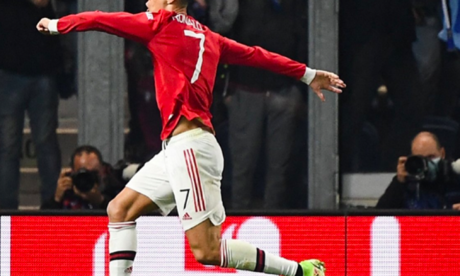 Lại nổ súng cho M.U, Ronaldo lập kỷ lục chưa từng có