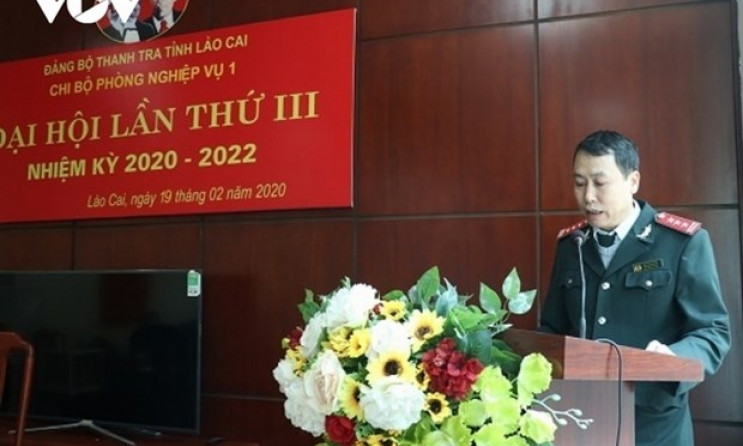 Buộc thôi việc Chánh thanh tra Lào Cai vì dùng bằng "không hợp pháp"
